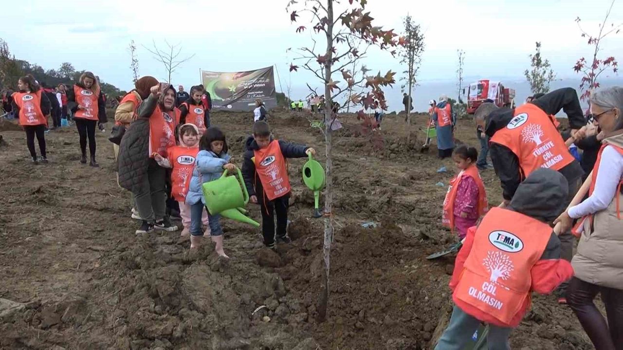 Yalova'da Fidanlar Toprakla Buluştu