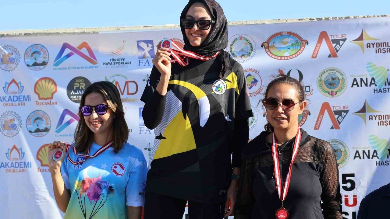 Yamaç Paraşütü Süper Finali Anamur'da Gerçekleşti