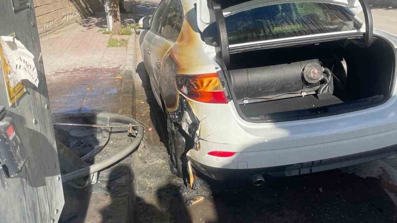 Yanıcı Madde Otomobili Alev Alev Yaktı