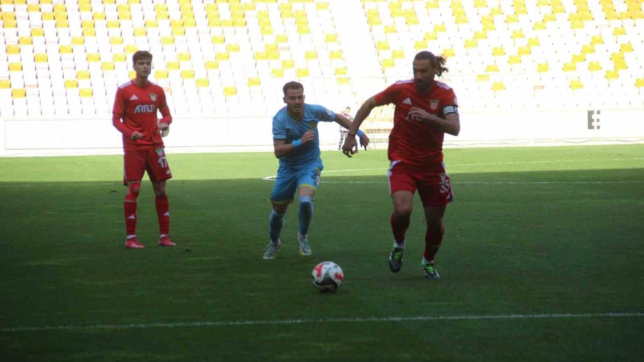 Yeni Malatyaspor ve Arkent Arnavutköy Belediyesi FK Beraberlikte Anlaştı