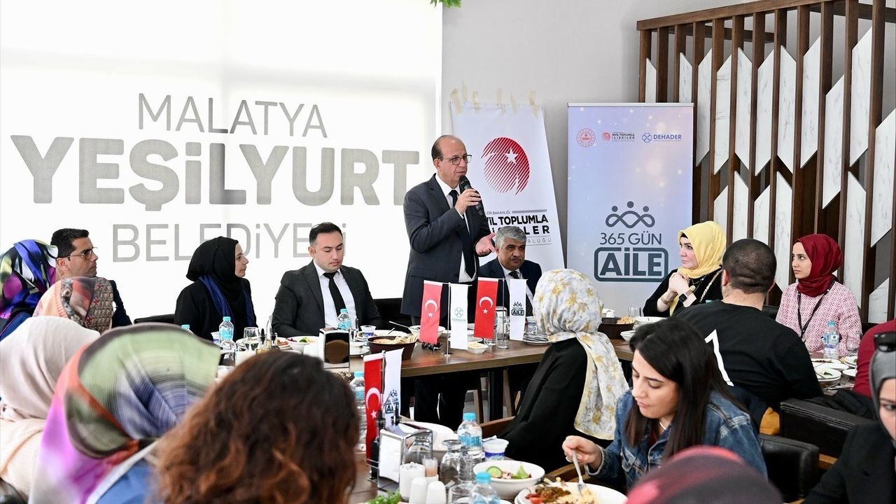 Yeşilyurt Belediyesi'nde Aile Mentörlüğü Eğitimi Tamamlandı