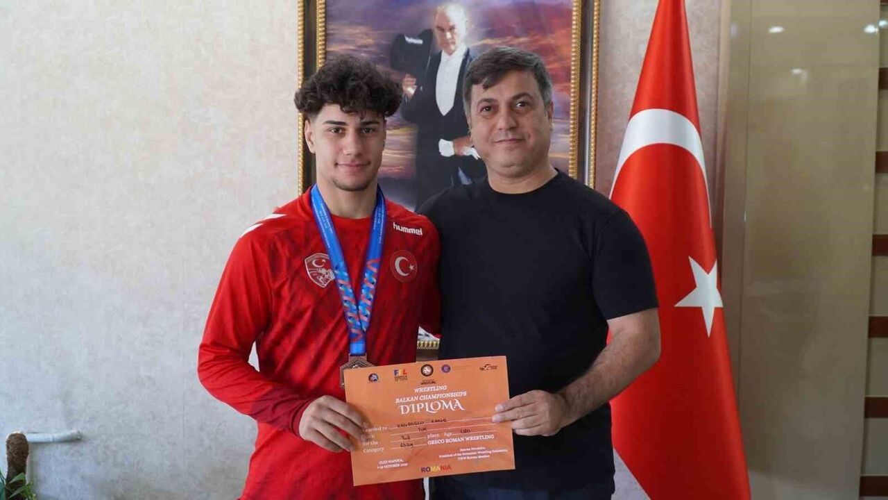 Yunus Öztürk'ten Kadir Kadıroğlu'na Tebrik Ziyareti