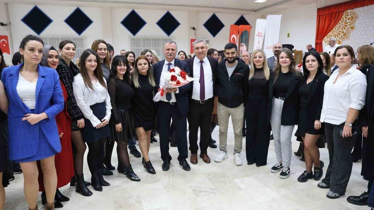 Yunusemre'de Öğretmenler Günü Kutlaması