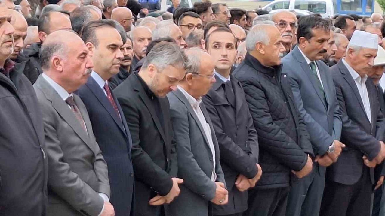 Zekeriya Coştu'nun Acı Kaybı: Annesi Bedriye Coştu'nu Son Yolculuğuna Uğurladı