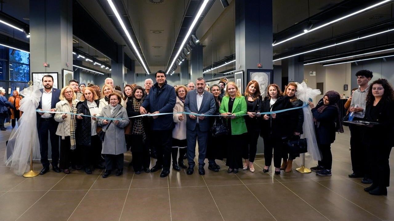 104 Eserle 104. Yıl Sergisi Gaziantep'te Açıldı