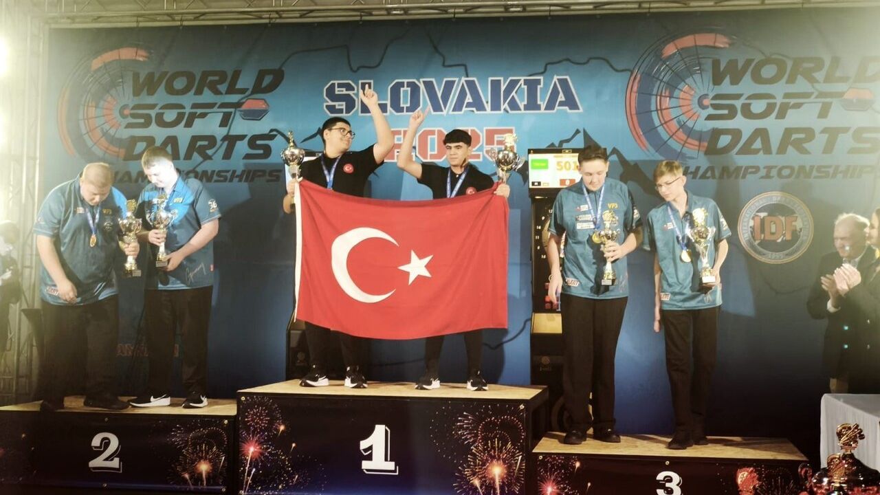 15 Yaşındaki Milli Dart Sporcusu Faruk Berkay Atasayar'ın Başarısı