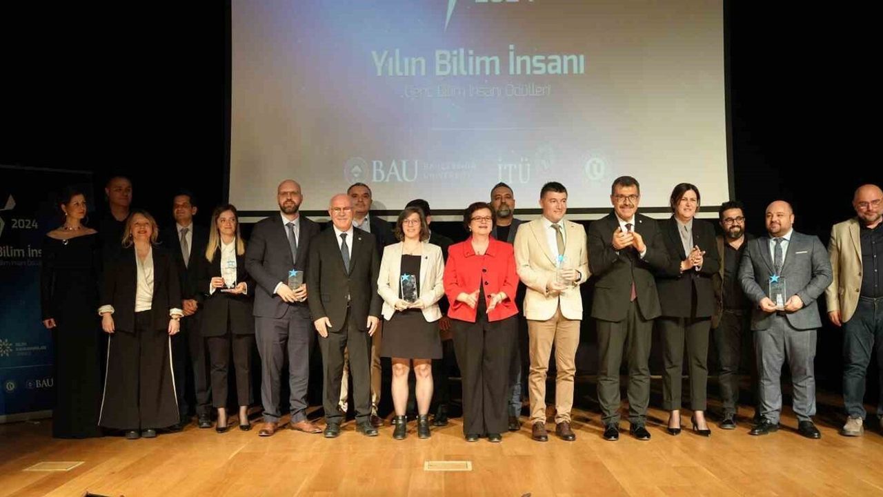 2024 Genç Bilim İnsanı Ödülleri Programı Rektör Savaş'ın Katılımıyla Gerçekleşti