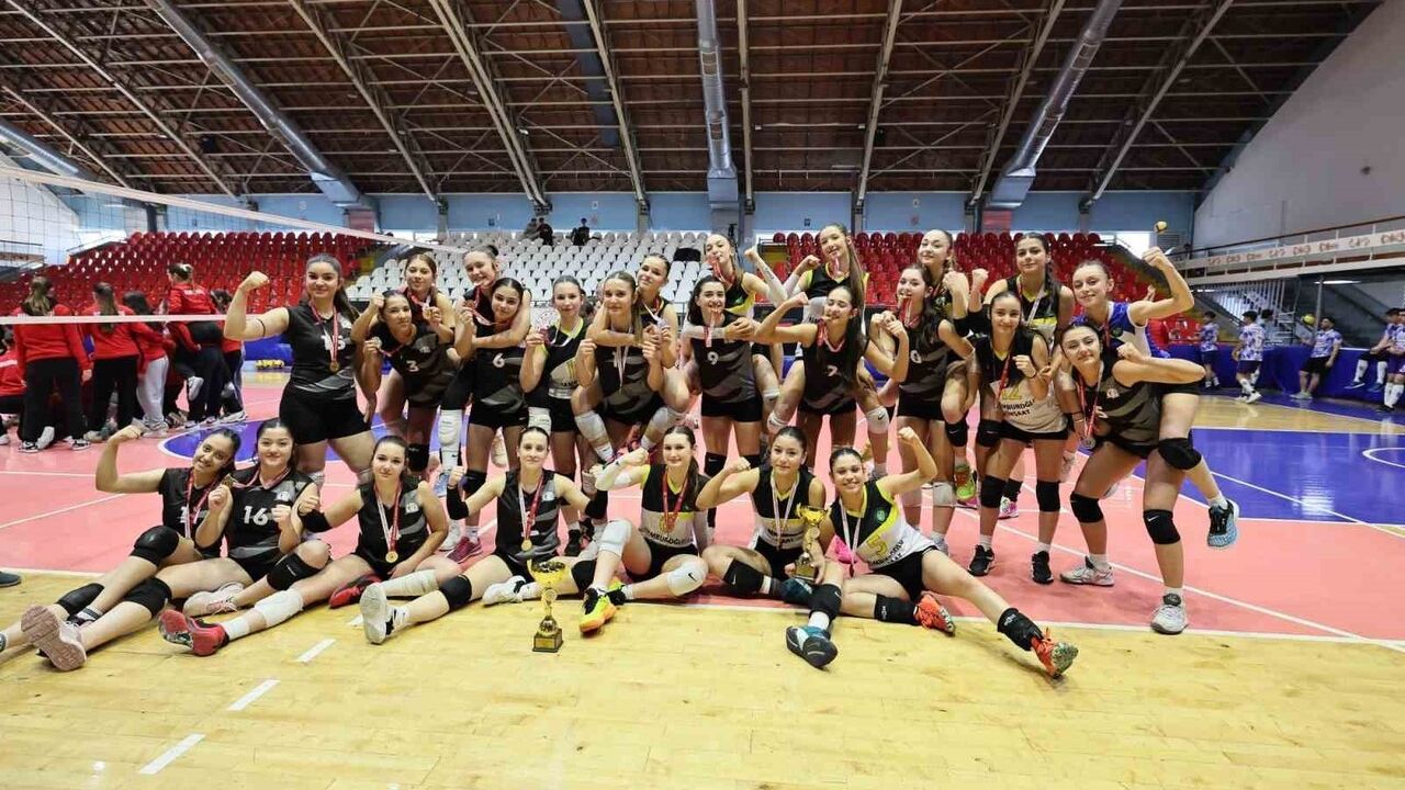 2025-2026 Okul Sporları Voleybol Gençler İl Birinciliği Sonuçlandı