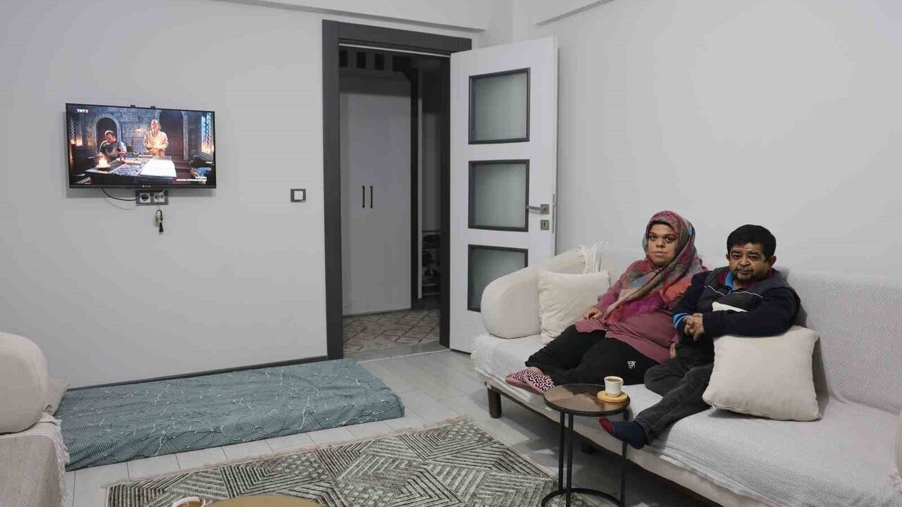 21 Yıl Sonra Evlendiler: Cüce Çiftin Heyecanı