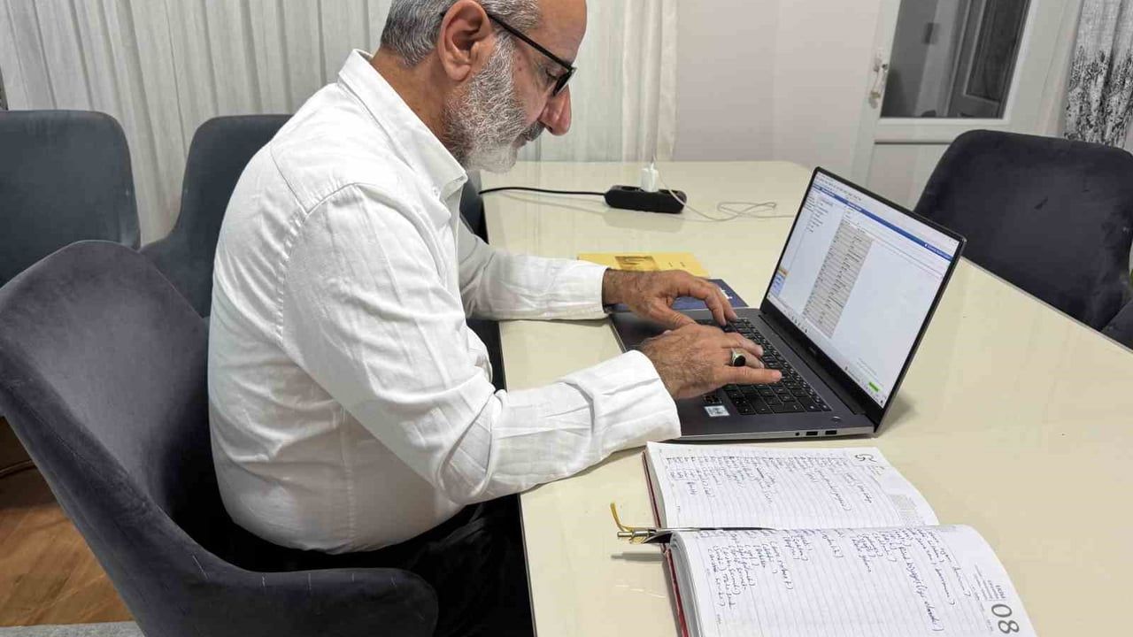 50 Yaşında Üniversiteye Başladı, 60 Yaşında Yazarlığa Adım Attı