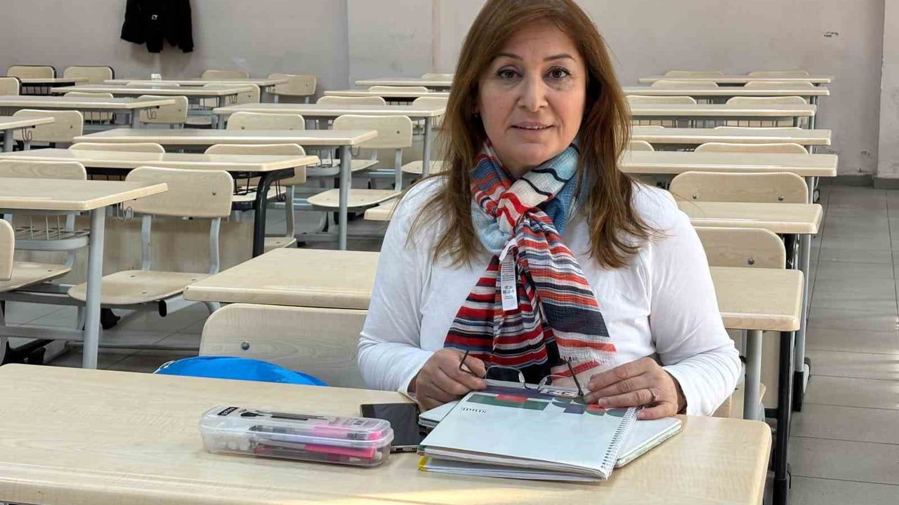 53 yaşında üniversite hayalini gerçek kıldı