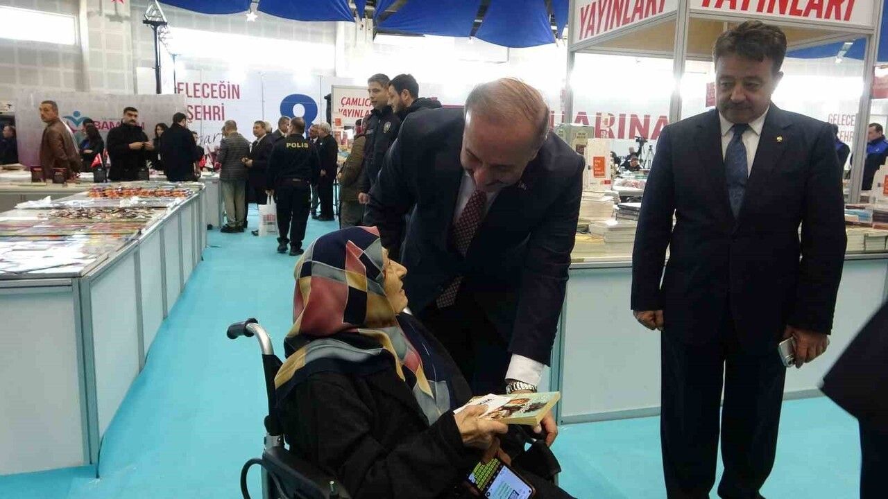 8. Isparta Kitap Fuarı, Kitapseverlerle Buluştu
