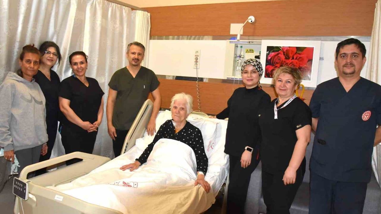90 Yaşında Hayata Tutunan Hasta: Koroner By-Pass Ameliyatı Başarısı
