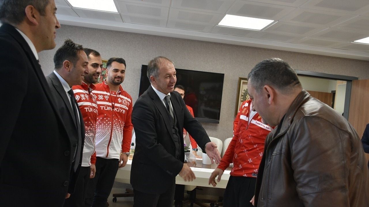 A Milli Erkek Curling Takımı'ndan Çakmur'a Ziyaret