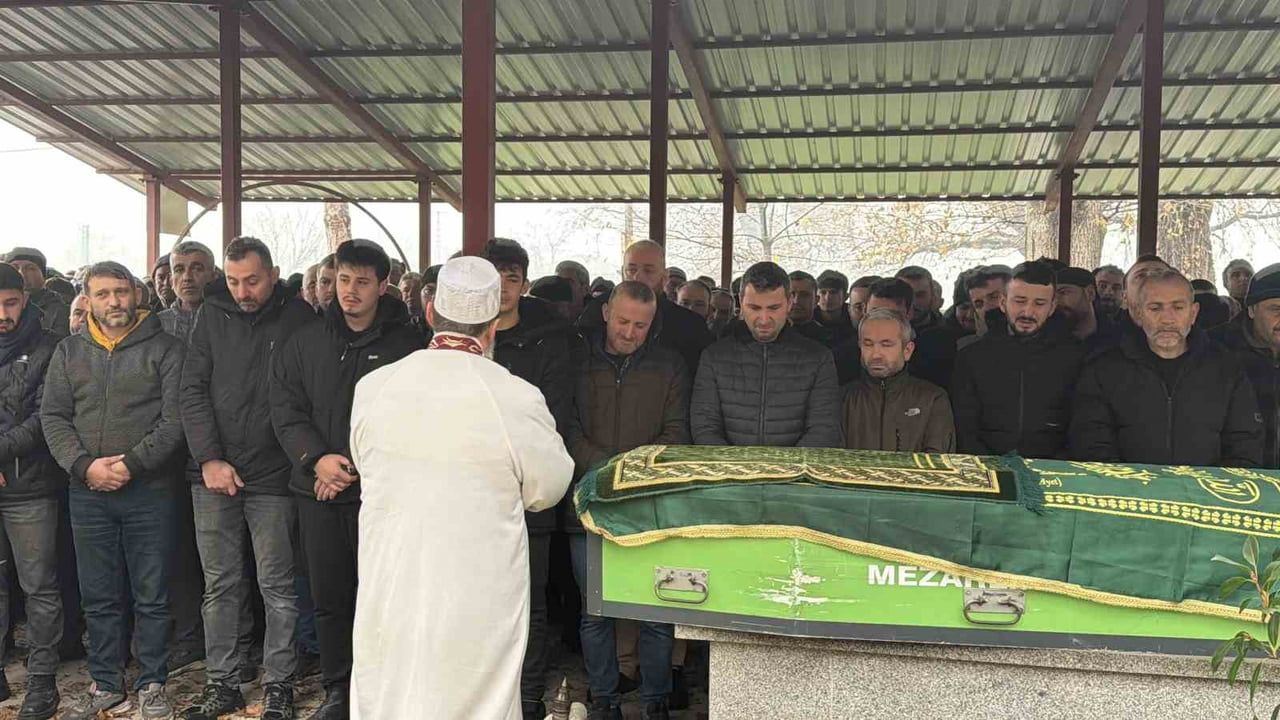 Abant'taki Trafik Kazası: 21 Yaşındaki Genç Hayatını Kaybetti