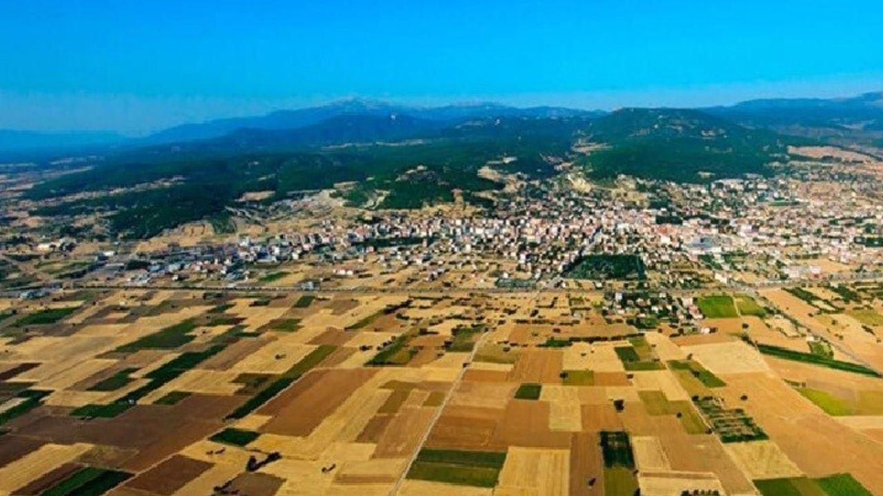 Acıpayam'da Bir Muhtar Görevden Alındı: Atıl Tarım Arazileri Krizi