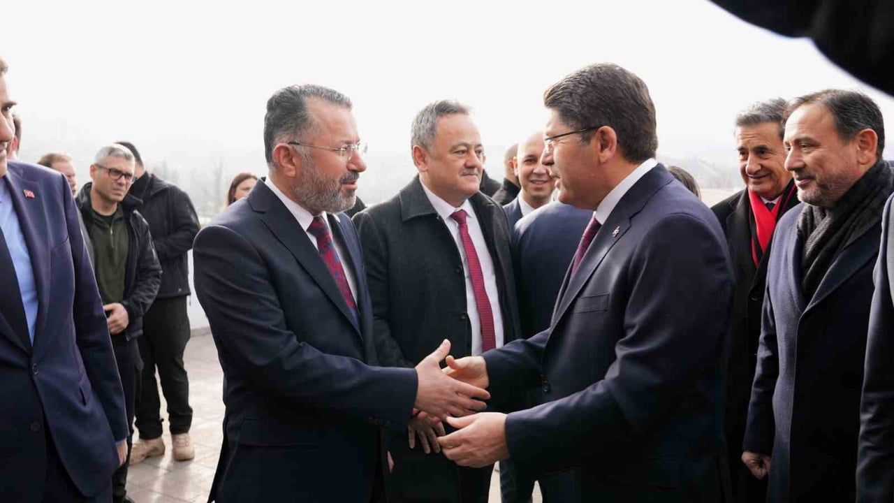 Adalet Bakanı Tunç, KBÜ'nün KAPGEM Projelerine Övgüde Bulundu