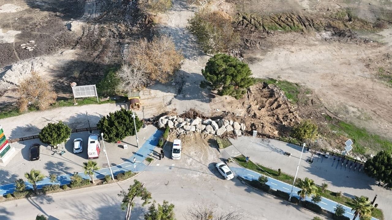 Adana'da Amerikan Adası'nda Yıkım İşlemleri Tamamlandı