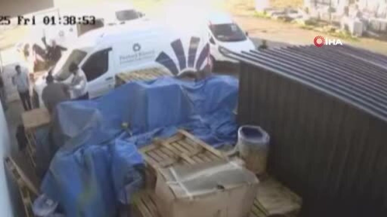 Adana'da Bıçaklama Olayının Güvenlik Kamerası Kayıtları Ortaya Çıktı