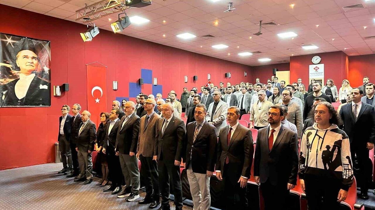 Adana'da Kalp ve Damar Cerrahisi Uzmanları Bir Araya Geldi