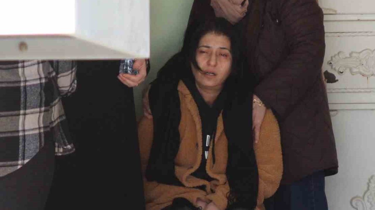 Adana'da Kardeşlerin Cenazesi: Acılı Anne Feryat Etti