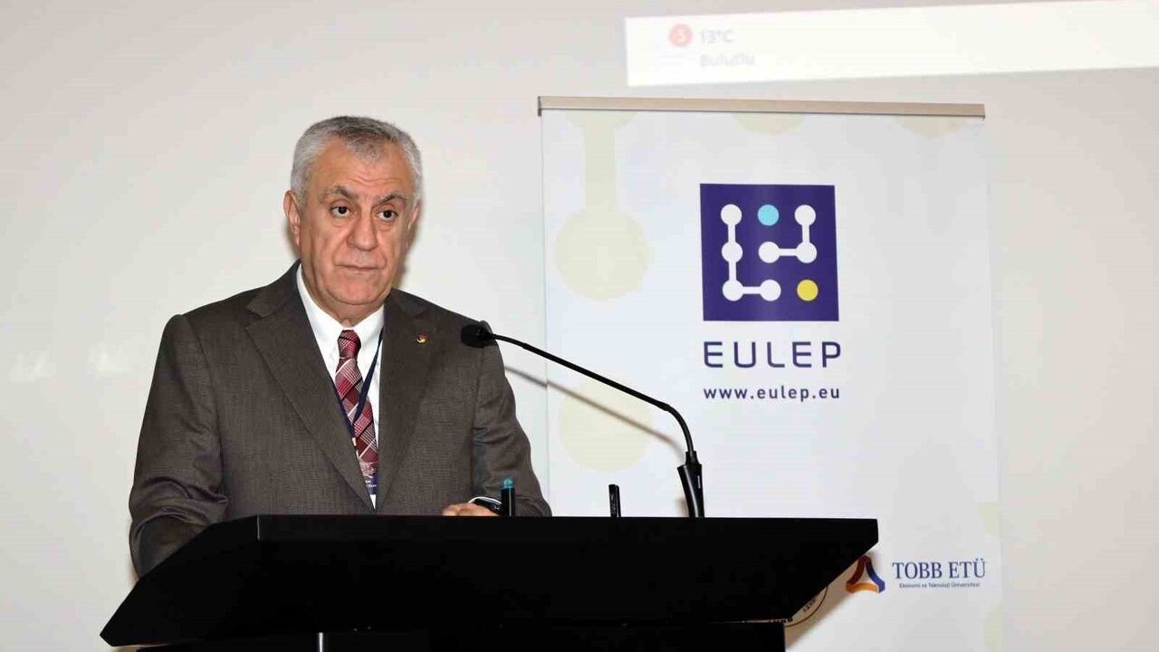 Adana’da Mesleki Eğitim Konferansı: Dijital ve Yeşil Dönüşümün Önemi