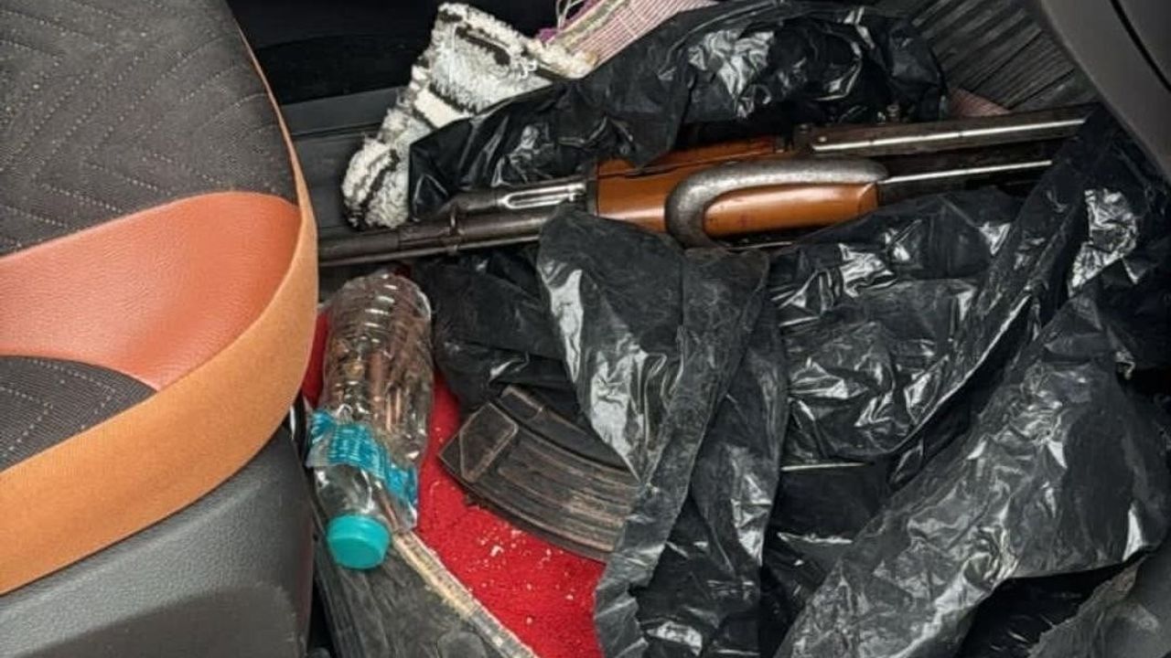 Adana'da Uzun Namlulu Silahla Yakalanan İki Şüpheli Tutuklandı