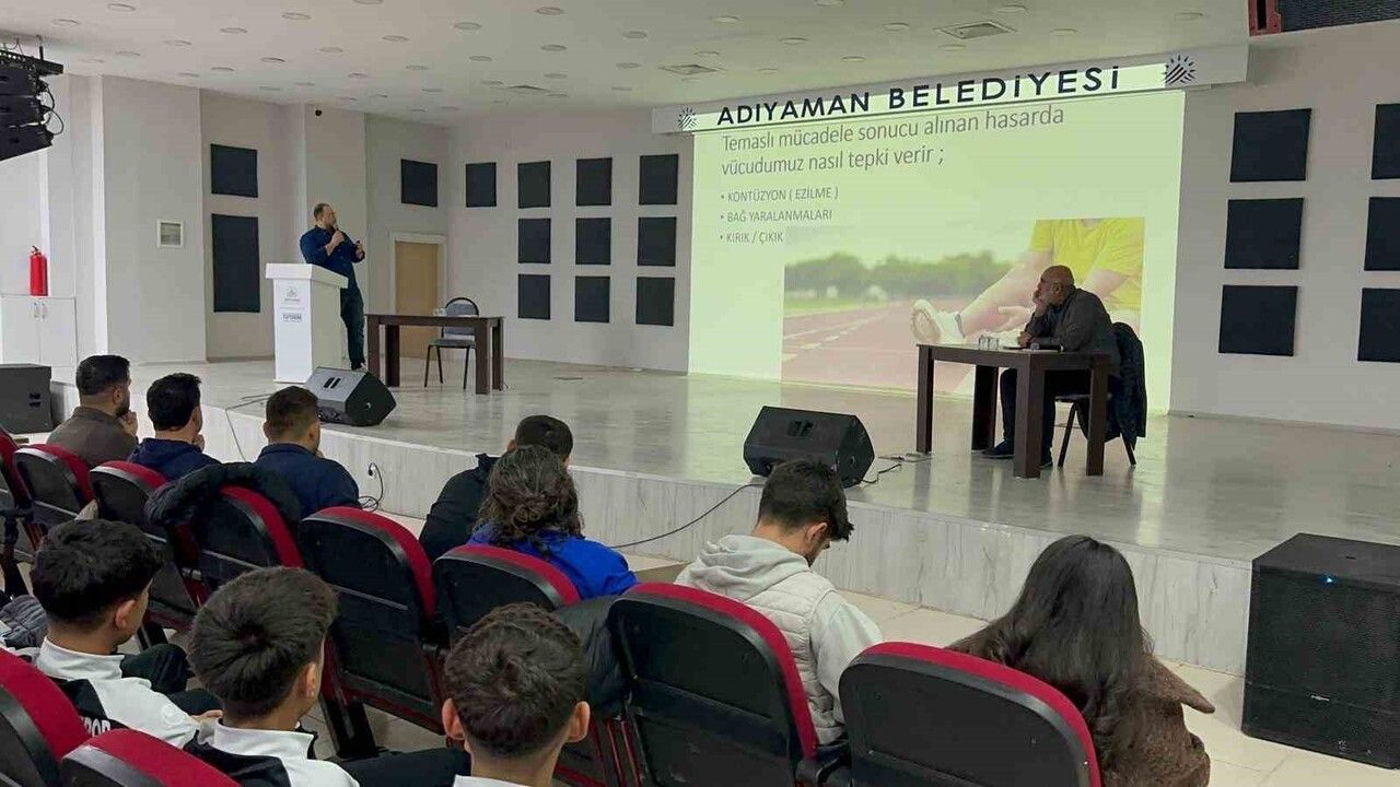Adıyaman Belediyespor Altyapısına Özel Sağlık Bilgilendirme Programı