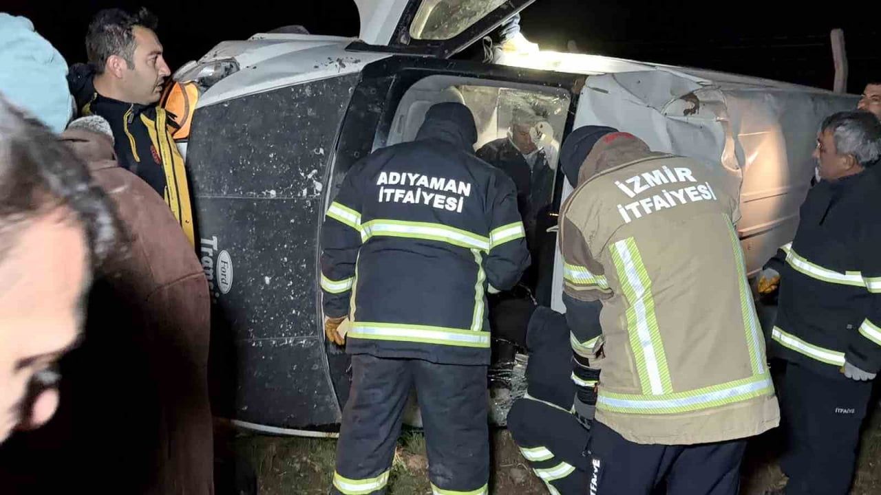 Adıyaman'da Minibüs Devrildi: 4 Yaralı