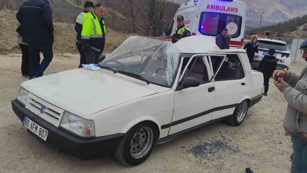 Adıyaman'da Otomobil-Kepçe Çarpışması: 5 Kişi Ölümden Döndü