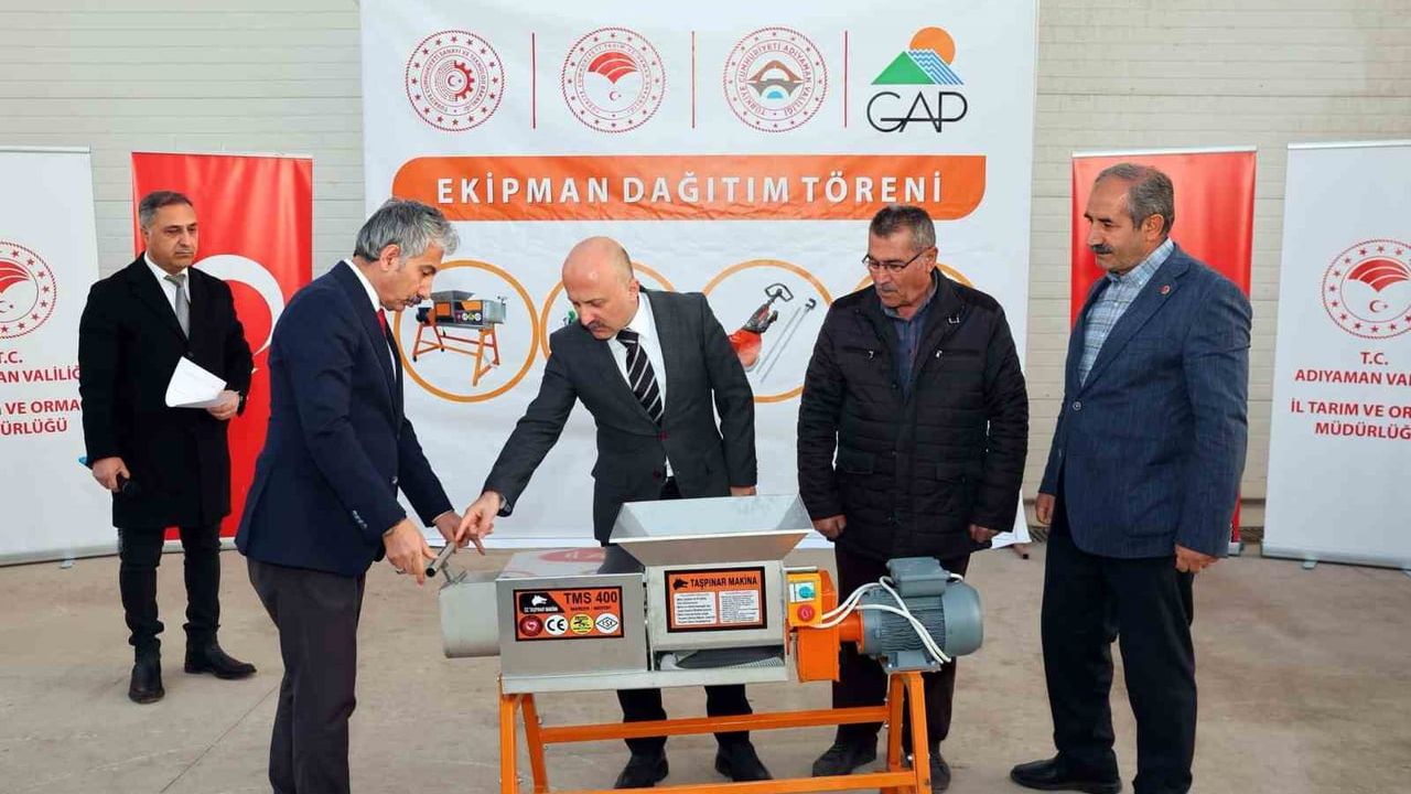 Adıyaman'da Tarım Ekipmanlarıyla Üreticilere Destek