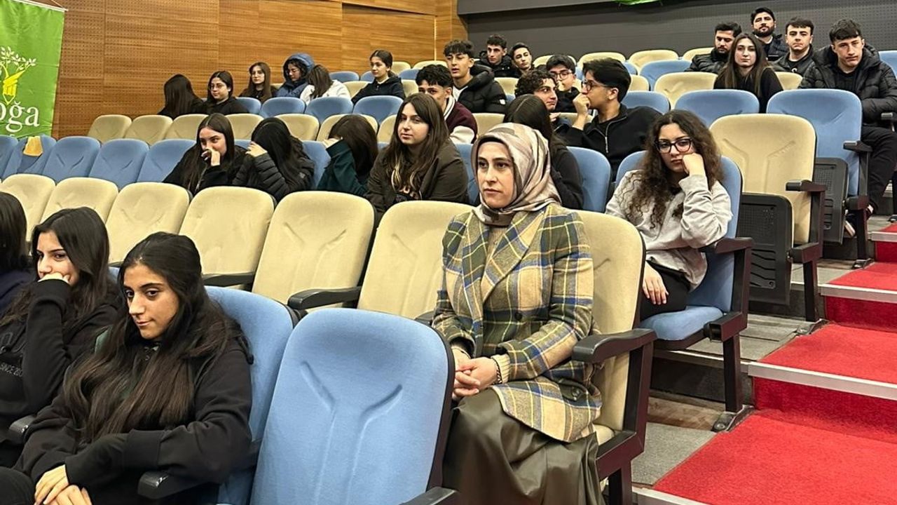 Adıyaman Doğa Koleji Mezunlarından Gelecek Planlaması İçin Yol Gösterici Söyleşi