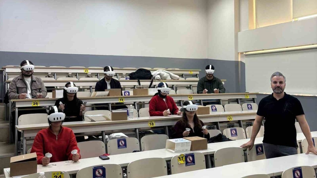 ADÜ'de Sanal Gerçeklik ile Yenilikçi Eğitim Uygulamaları