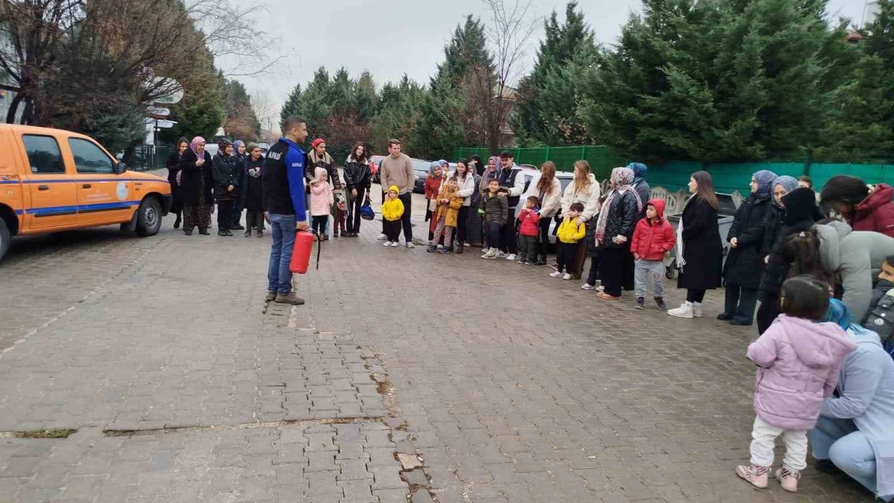 AFAD'dan Özel Eğitim Merkezine Tatbikat Desteği