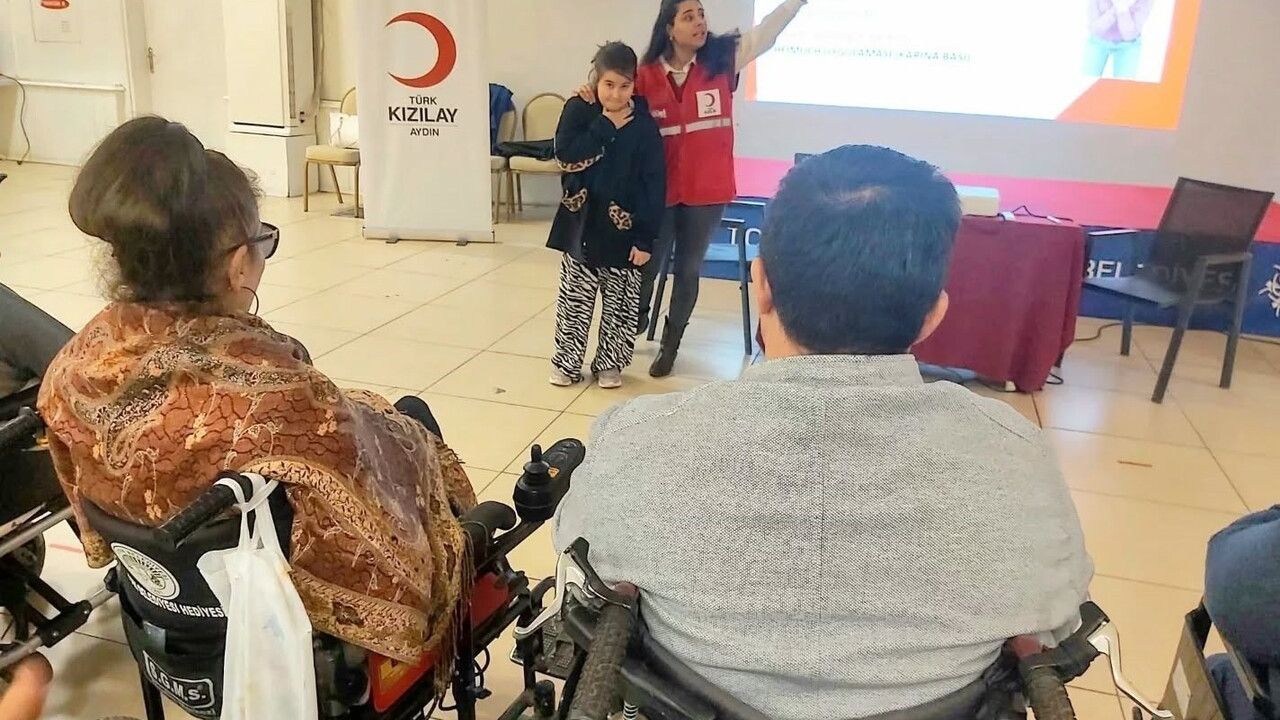 AFAD ve Kızılay'dan Engellilere Özel Hayat Kurtaran Eğitim