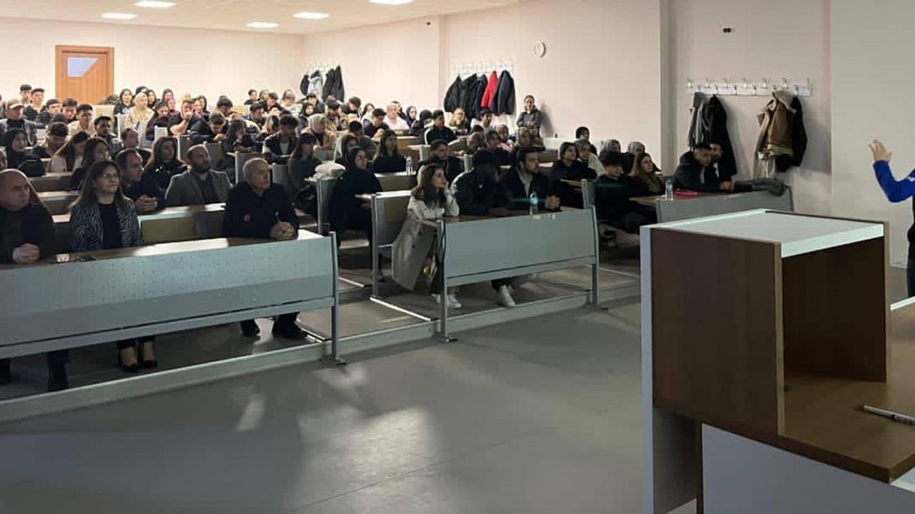 Afet Bilinci ve Arama Kurtarma Sempozyumu Bayburt'ta Gerçekleştirildi