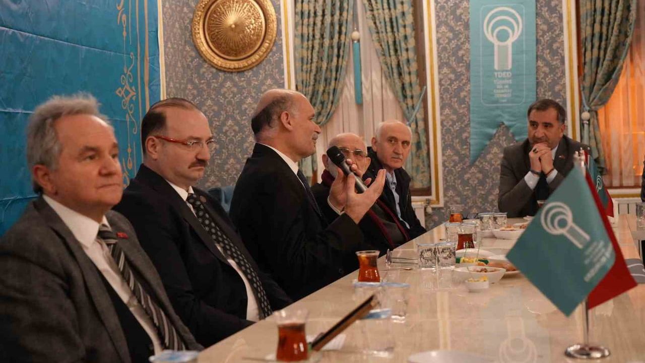 Afrika'nın Geçmişi ve Geleceği: Prof. Dr. Ahmet Kavas'ın Sunumu