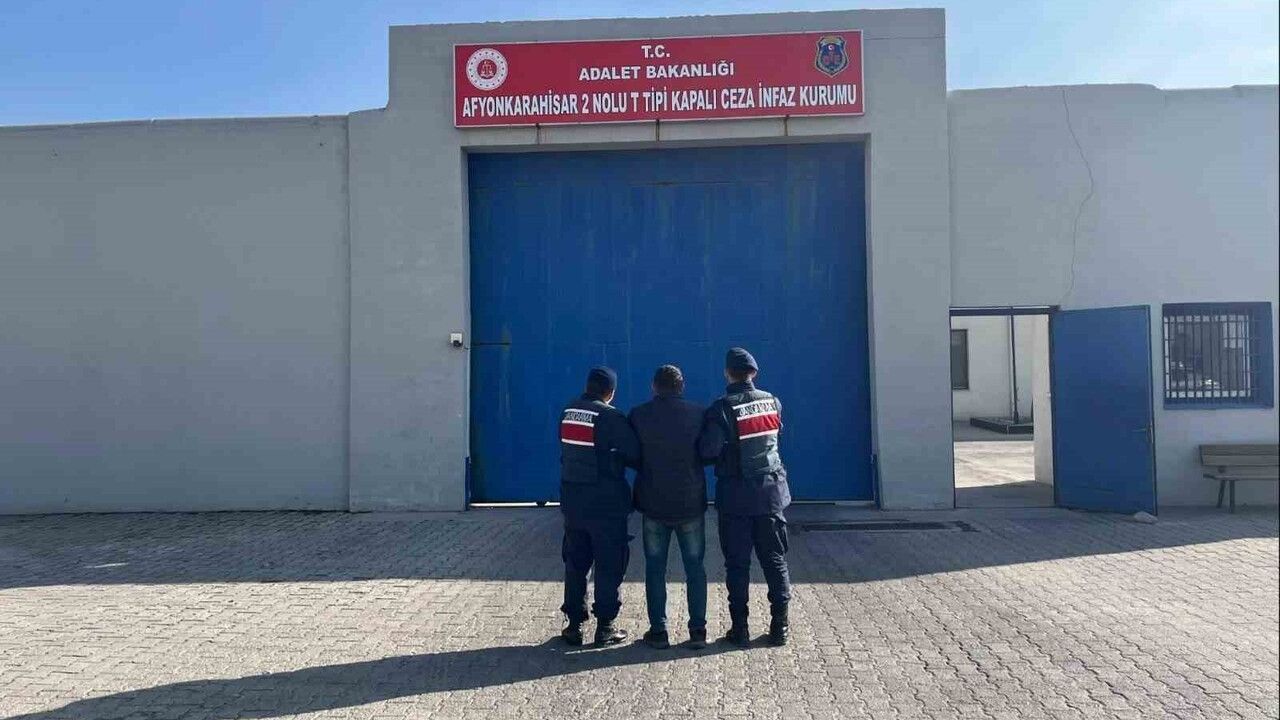 Afyonkarahisar'da Aranan Şahıs Jandarma Tarafından Yakalandı