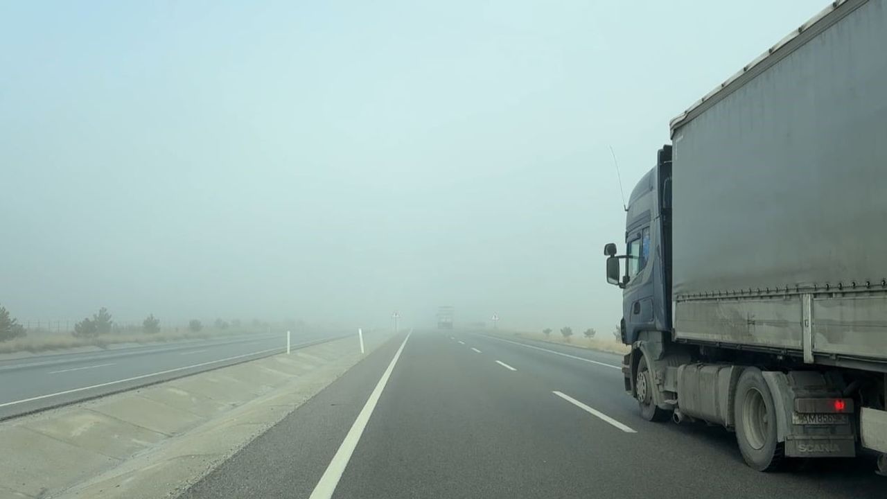 Afyonkarahisar'da Görüş Mesafesi 50 Metreye Düştü