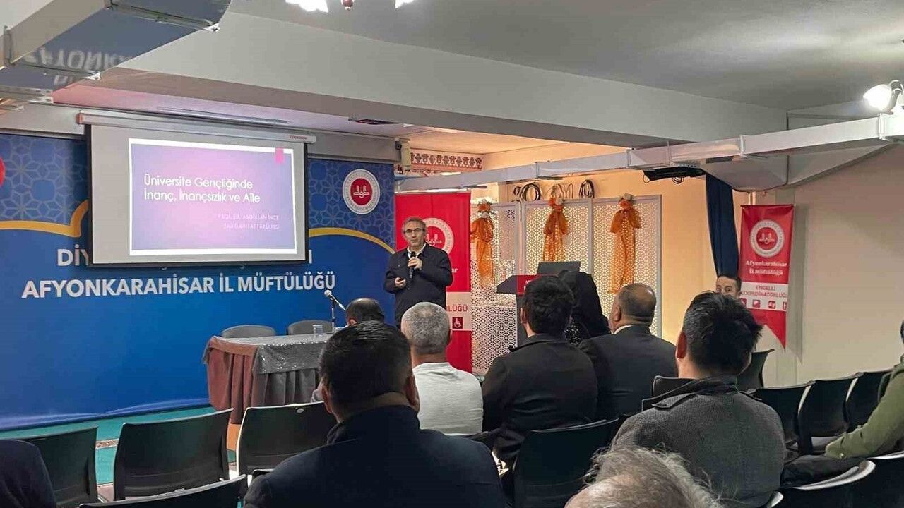 Afyonkarahisar'da Üniversite Gençliğine Yönelik İnanç ve Aile Semineri