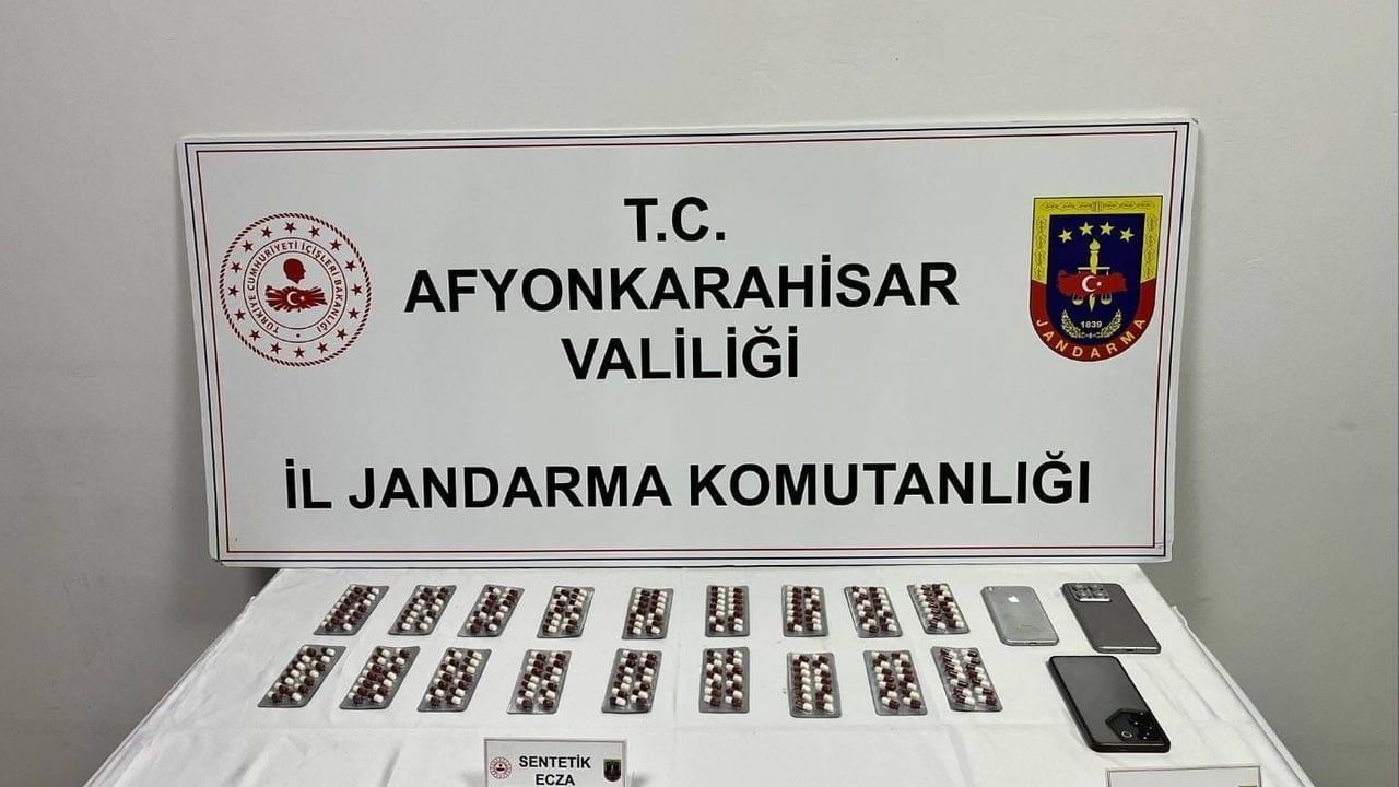 Afyonkarahisar'da Uyuşturucu Operasyonu: 4 Gözaltı