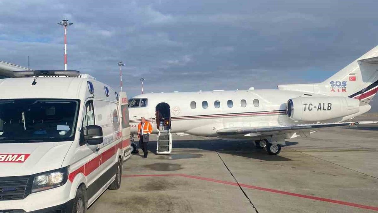 Ağrı'da Doğum Öncesi Gelişim Sorunu Olan Bebek Elazığ'a Sevk Edildi