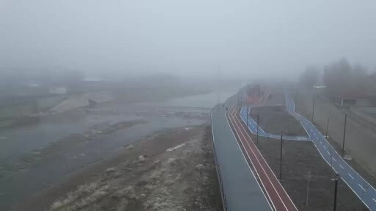 Ağrı'da Vatandaşlar Araçlarını Soğuktan Koruyor