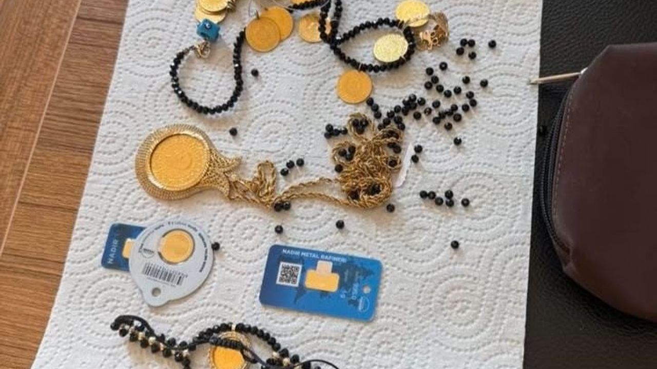 Ağrı’da Yolda Bulunan Altınlar Sahibine Ulaştı