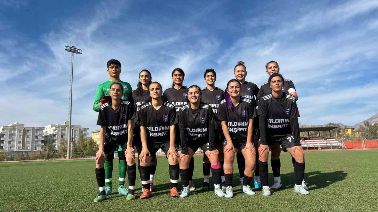 Ağrı Kadın Futbol Takımı Silopi'den 3 Puanla Döndü