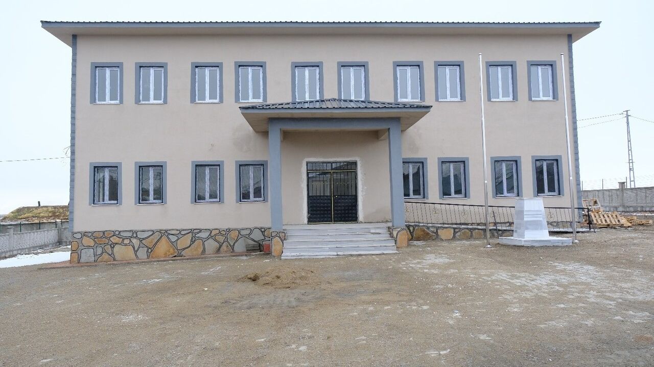 Ağrı'nın Ekincik Köyü'nde Modern Ortaokul Açıldı
