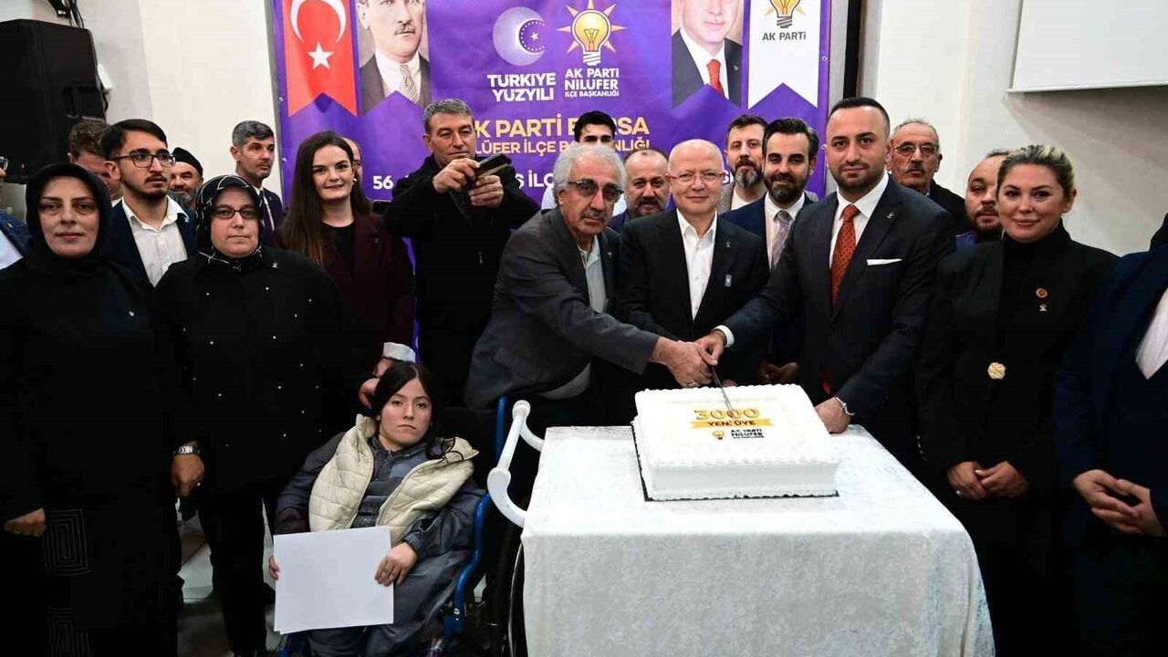 AK Parti Bursa Teşkilatı Yeni Üyeleriyle Güçleniyor