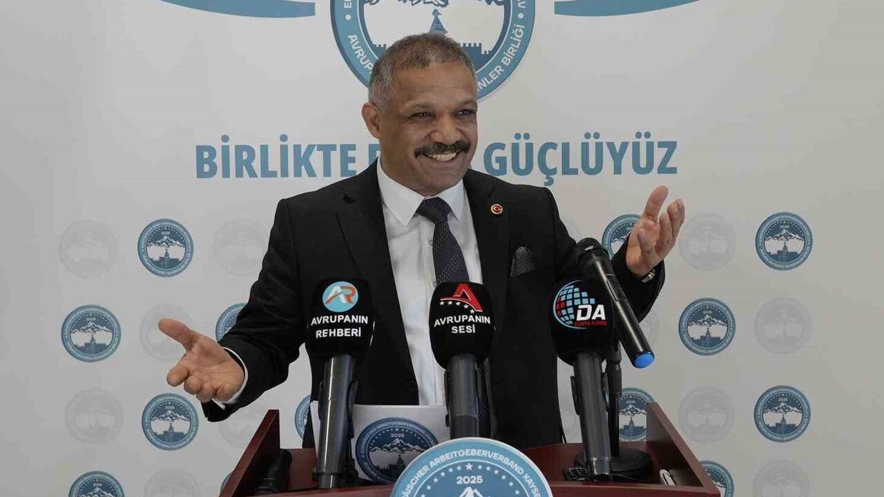 AKİB Olağanüstü Genel Kurulu: Ali Hızar Güven Tazeledi