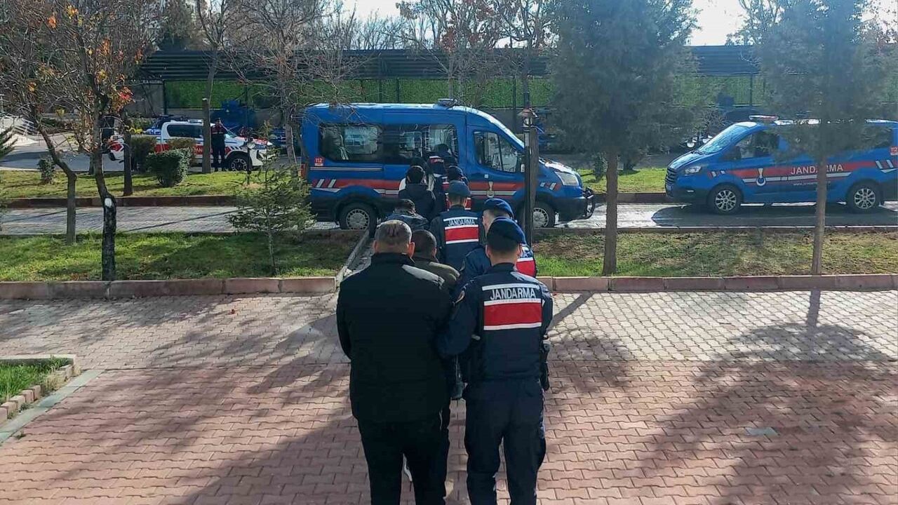 Aksaray'da Dolandırıcılık Operasyonu: 5 Gözaltı