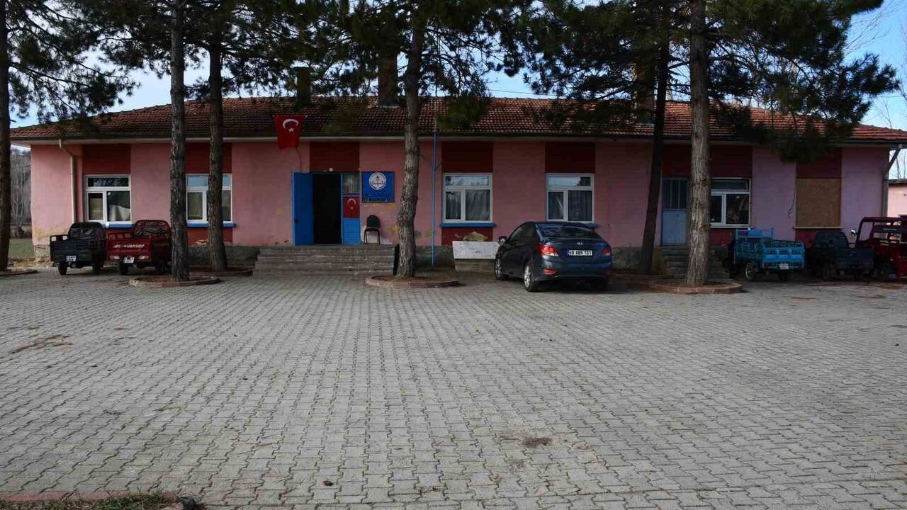 Akşehir'de Dikiş Nakış Kursu Yeniden Başladı